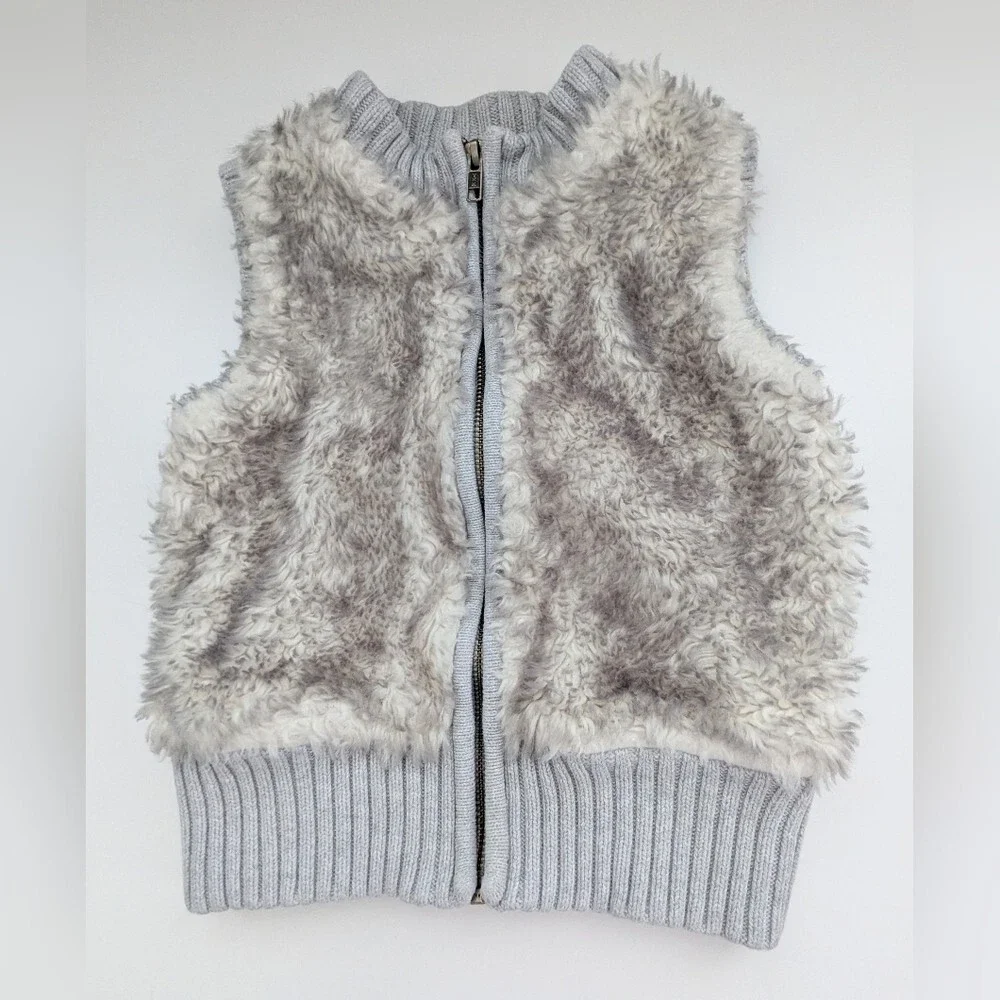 Gymboree Kids' (Size 5-6/Small) Furry Faux-Fur Full Zip-Up Vest